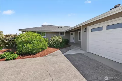 Exterior - 921 W Oak Ct, Sequim, WA 98382 photo 2 of 16