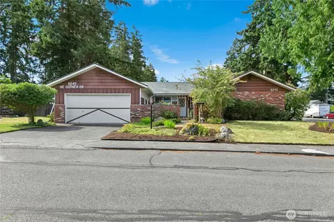 1643 NE Sumner Dr, Oak Harbor, WA 98277