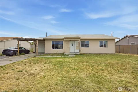 1227 Lowry St, Moses Lake, WA 98837