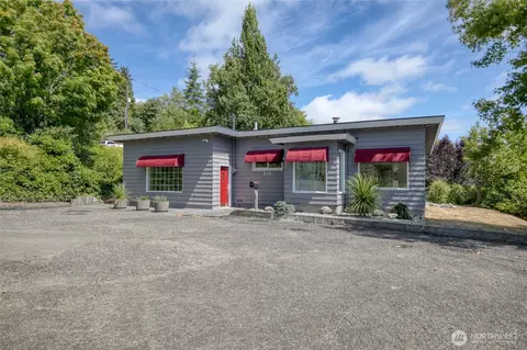 215 W Chenault Ave, Hoquiam, WA 98550