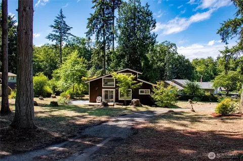 36875 Tamarack Dr NE, Hansville, WA 98340