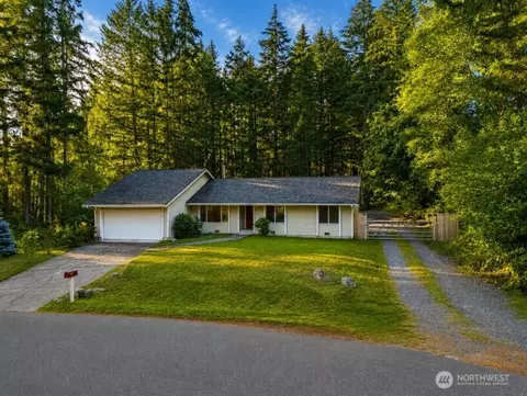 9565 Emerald Dr SE, Port Orchard, WA 98367