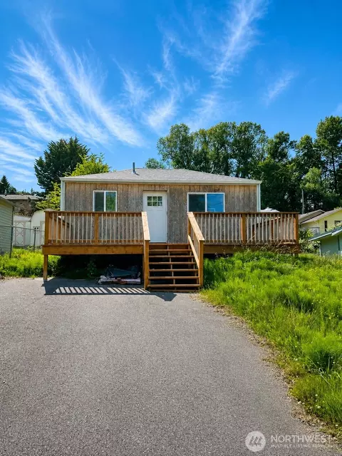 13055 33rd Ave S, Tukwila, WA 98168