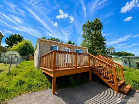 13055 33rd Ave S, Tukwila, WA 98168