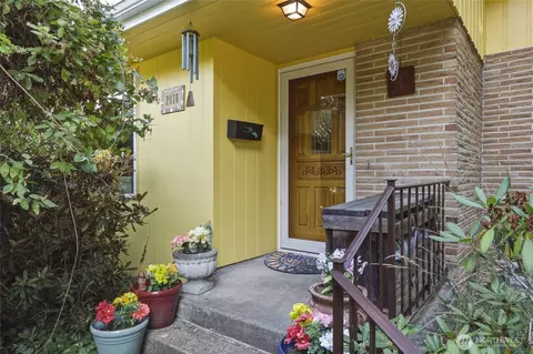2010 Forest Hill Dr SE, Olympia, WA 98501