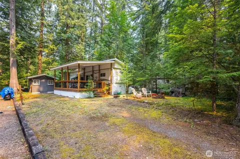 162 1 Fireside Lodge Cir, Deming, WA 98244