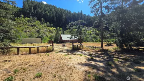 8925 Merry Canyon Rd, Leavenworth, WA 98826