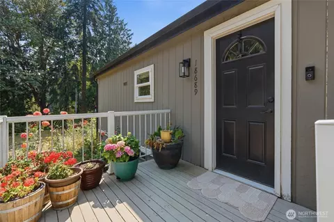 18689 2nd Ave NE, Suquamish, WA 98392