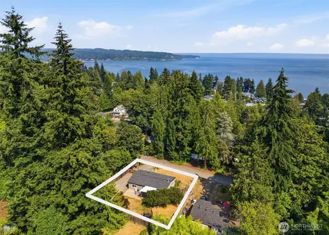 18689 2nd Ave NE, Suquamish, WA 98392