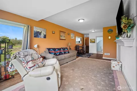 Living - 7624 Oat Coles Rd, Everson, WA 98247 photo 1 of 1