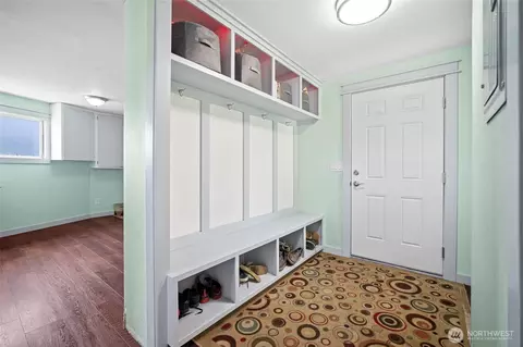 Entry Way - 7624 Oat Coles Rd, Everson, WA 98247 photo 3 of 4