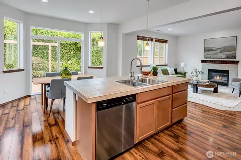 Kitchen - 22917 42nd Dr SE, Bothell, WA 98021 photo 4 of 4