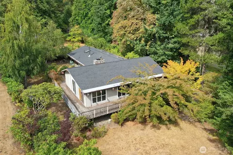 12901 Sunrise Dr NE, Bainbridge Island, WA 98110