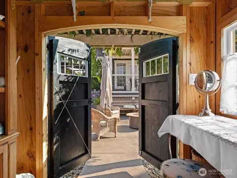 Entry Way - 519 Talbott St, La Conner, WA 98257 photo 2 of 2