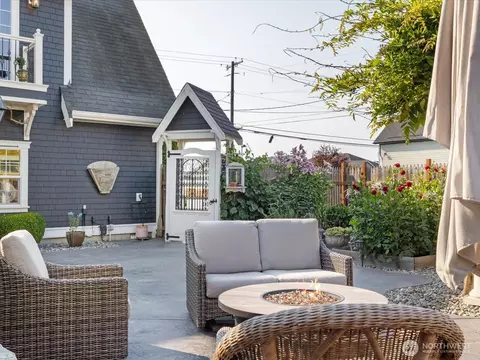 Exterior - 519 Talbott St, La Conner, WA 98257 photo 10 of 15