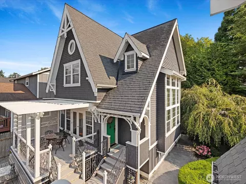 Exterior - 519 Talbott St, La Conner, WA 98257 photo 6 of 15