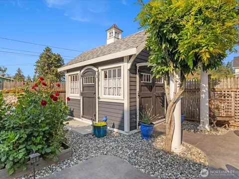 Exterior - 519 Talbott St, La Conner, WA 98257 photo 11 of 15