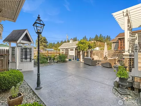 Exterior - 519 Talbott St, La Conner, WA 98257 photo 9 of 15
