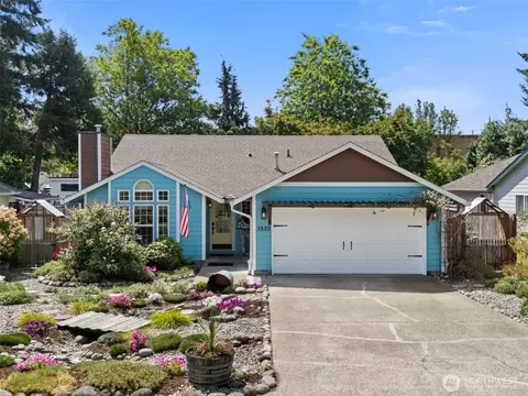 1520 Mapleridge Dr NE, Olympia, WA 98506