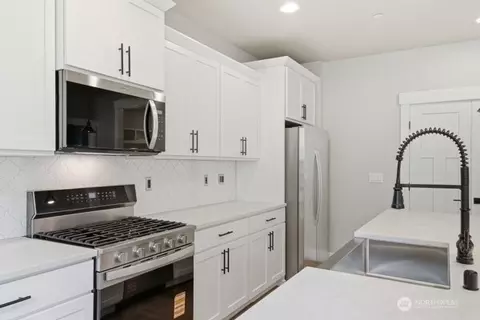 Kitchen - 18527 Meridian Ave SE, Bothell, WA 98012 photo 3 of 3