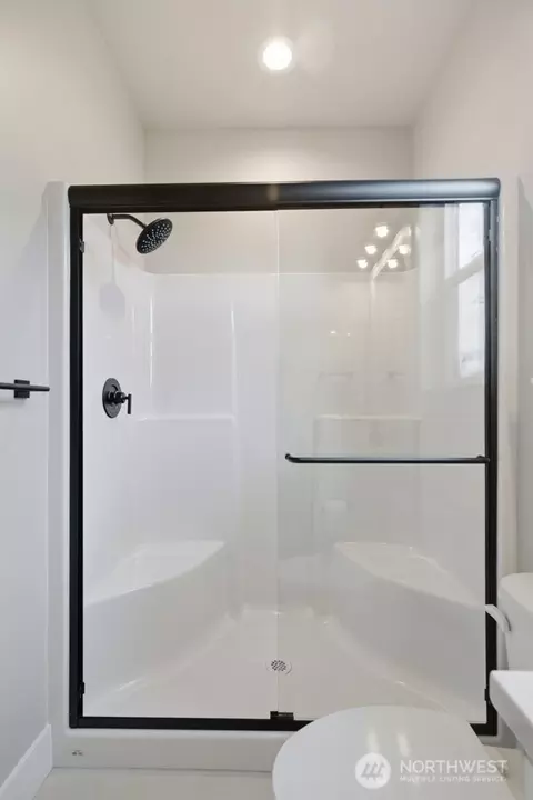 Bath - 18527 Meridian Ave SE, Bothell, WA 98012 photo 2 of 7