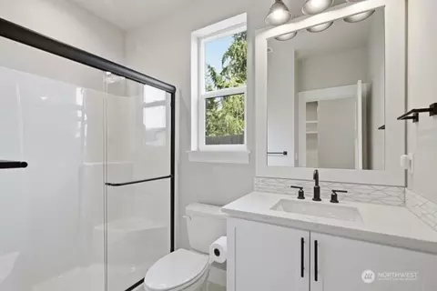 Bath - 18527 Meridian Ave SE, Bothell, WA 98012 photo 1 of 7