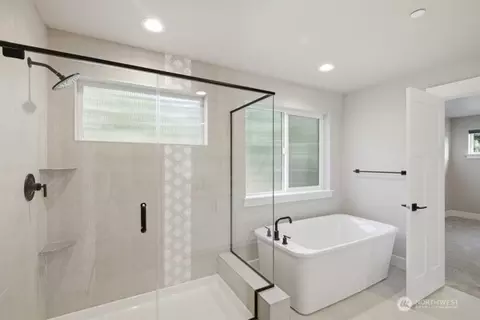 Bath - 18527 Meridian Ave SE, Bothell, WA 98012 photo 4 of 7