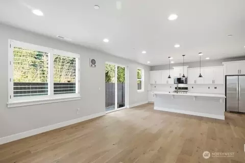 Living - 18527 Meridian Ave SE, Bothell, WA 98012 photo 3 of 4