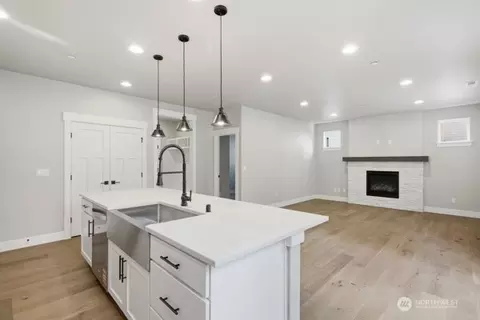 Living - 18527 Meridian Ave SE, Bothell, WA 98012 photo 4 of 4