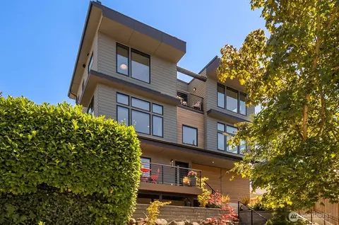 3240 32nd Ave W, Seattle, WA 98199