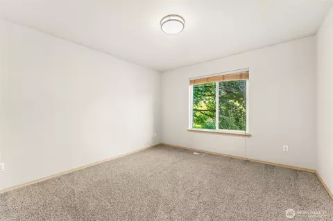 Bedroom - 2421 192nd Pl SE, Bothell, WA 98012 photo 4 of 5