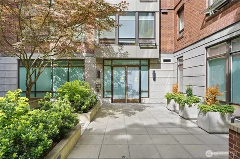 4547 8th Ave NE #311, Seattle, WA 98105