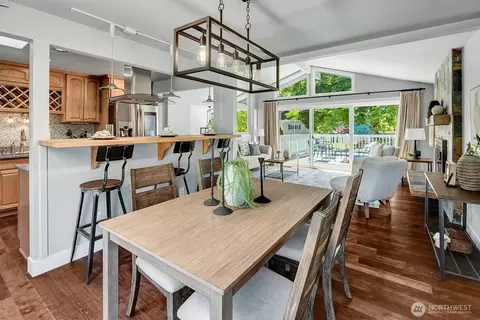 Dining - 11918 NE 159th St, Bothell, WA 98011 photo 1 of 2
