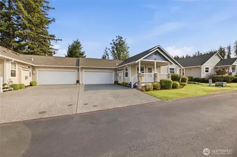 Exterior - 1550 Mountain View Dr #C, Enumclaw, WA 98022 photo 4 of 7