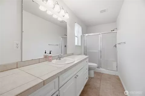 Bath - 1550 Mountain View Dr #C, Enumclaw, WA 98022 photo 1 of 4