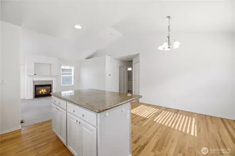 Living - 1550 Mountain View Dr #C, Enumclaw, WA 98022 photo 5 of 5