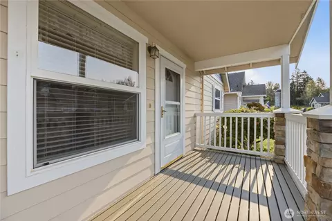Exterior - 1550 Mountain View Dr #C, Enumclaw, WA 98022 photo 5 of 7