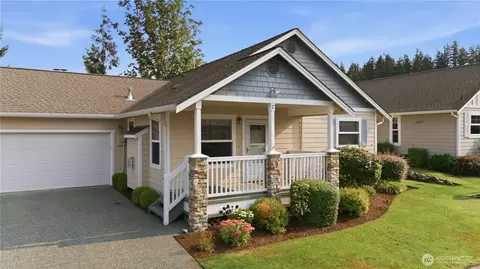 Exterior - 1550 Mountain View Dr #C, Enumclaw, WA 98022 photo 2 of 7