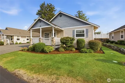 Exterior - 1550 Mountain View Dr #C, Enumclaw, WA 98022 photo 3 of 7