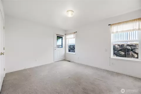 Bedroom - 1550 Mountain View Dr #C, Enumclaw, WA 98022 photo 1 of 7