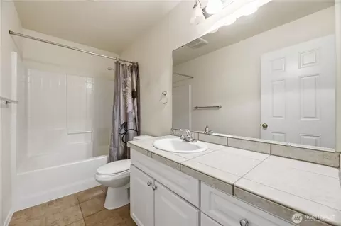 Bath - 1550 Mountain View Dr #C, Enumclaw, WA 98022 photo 4 of 4