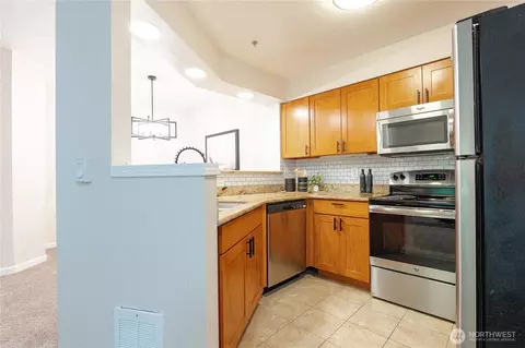 Kitchen - 15300 112th Ave NE #B108, Bothell, WA 98011 photo 1 of 4