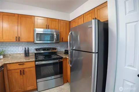 Kitchen - 15300 112th Ave NE #B108, Bothell, WA 98011 photo 4 of 4