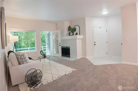 Living - 15300 112th Ave NE #B108, Bothell, WA 98011 photo 2 of 3