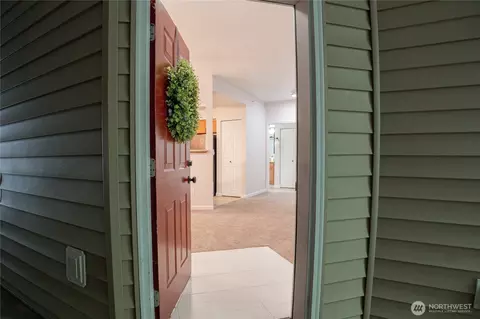 Entry Way - 15300 112th Ave NE #B108, Bothell, WA 98011 photo 1 of 2
