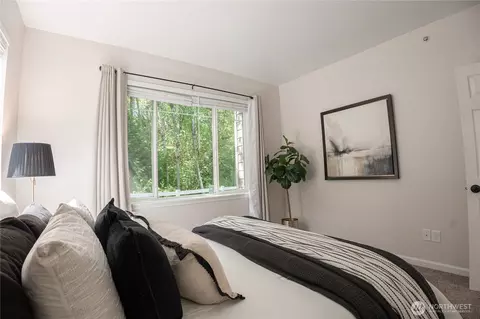 Bedroom - 15300 112th Ave NE #B108, Bothell, WA 98011 photo 2 of 3