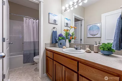 Bath - 14505 148th St E, Orting, WA 98360 photo 3 of 4