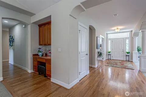 Entry Way - 14505 148th St E, Orting, WA 98360 photo 4 of 8