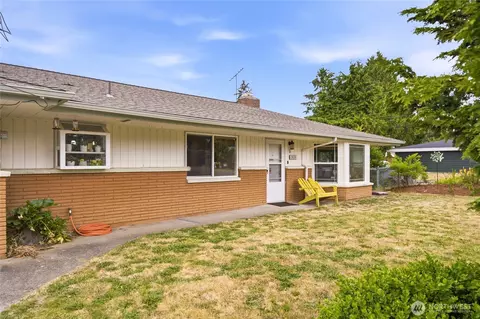 12820 SE 172nd St, Renton, WA 98058