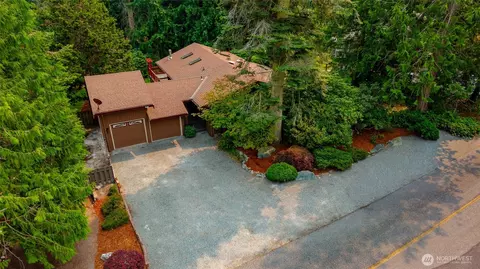 340 Snohomish Dr, La Conner, WA 98257